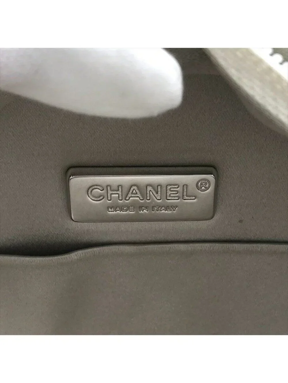 Chanel CC Logo Chain Shoulder Bag Crossbody White Silver - Picture 8 of 10